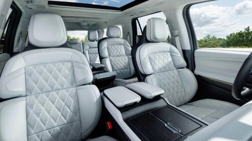 The long-lasting American luxury SUV that feels like a Rolls-Royce inside