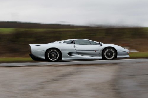 Jaguar XJ220: ¿Se maltrató este superdeportivo de los años 90?