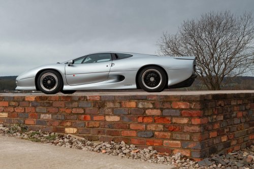 Jaguar XJ220: ¿Se maltrató este superdeportivo de los años 90?