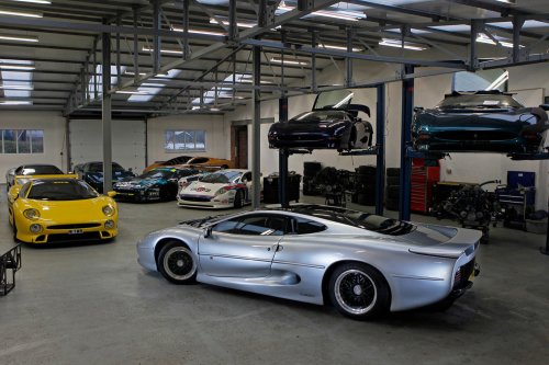 Jaguar XJ220: ¿Se maltrató este superdeportivo de los años 90?