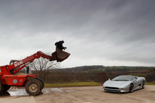 Jaguar XJ220: ¿Se maltrató este superdeportivo de los años 90?