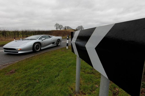 Jaguar XJ220: ¿Se maltrató este superdeportivo de los años 90?