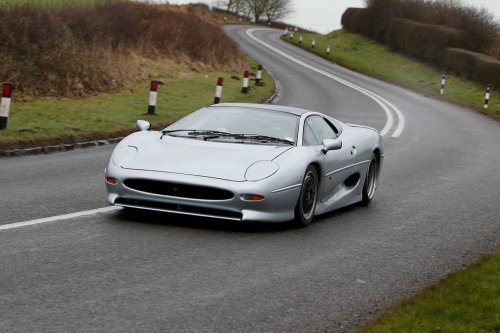 Jaguar XJ220: ¿Se maltrató este superdeportivo de los años 90?