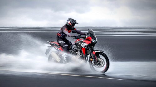 Adventure bike showdown: BMW F 900 GS vs. Honda Africa Twin
