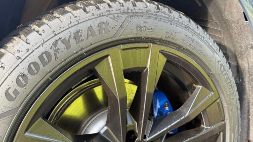 Hemos probado lo último de Goodyear en un SUV revolucionario, un eléctrico sin sentido y el rey de la Autobahn