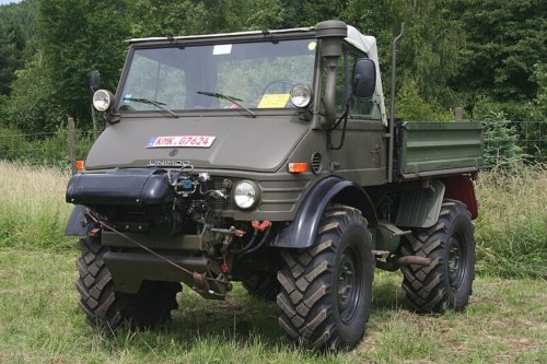 8 trucks that became famous for surviving impossible workloads