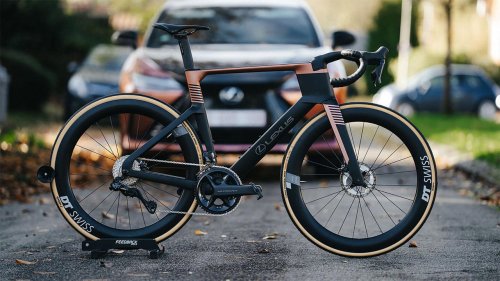 Lexus se pasa a las dos ruedas con la Race Bike 2026: lujo, innovación y la bici más rápida de Ridley