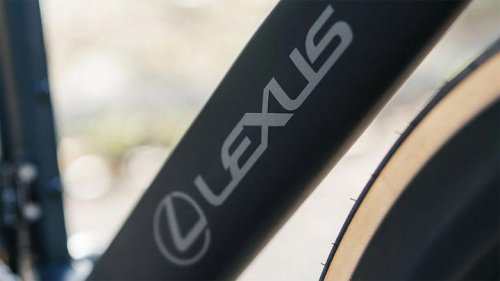 Lexus, Lexus se pasa a las dos ruedas con la Race Bike 2026: lujo, innovación y la bici más rápida de Ridley