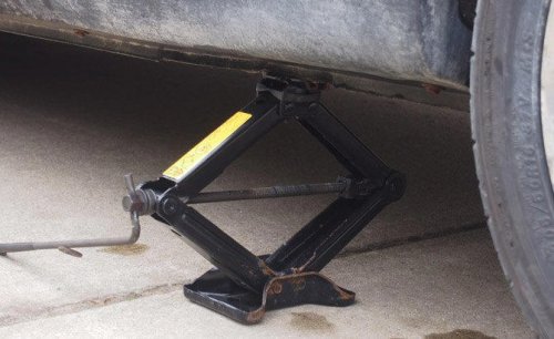 How to change a flat tire