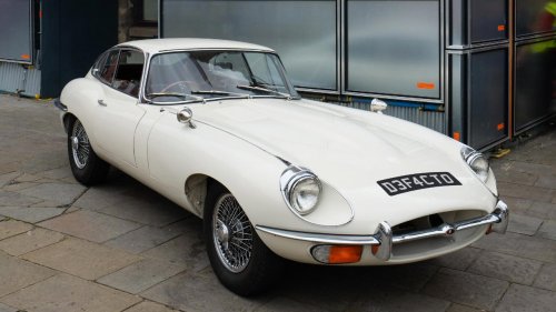 8 classic sports cars from overseas that continue gaining value
