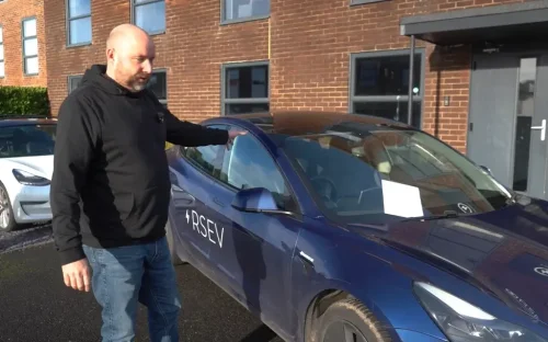 Tesla, UK man driving 245,000-mile Tesla Model 3 travels 1,300 miles in a week and it costs less than half a tank of gas
