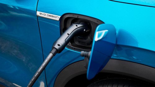 El coche eléctrico baja de precio en Europa, pero más de la mitad de los conductores no logra la autonomía prometida
