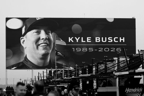 NASCAR garage watches in tearful silence as Kyle Busch’s former car is unloaded at track