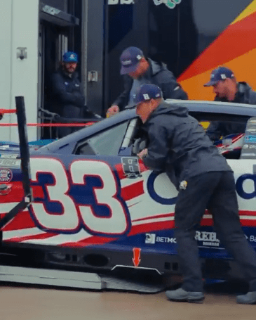 NASCAR garage watches in tearful silence as Kyle Busch’s former car is unloaded at track