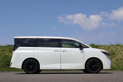 日産の新型エルグランドは大型ミニバンなのにユサユサしない!理由は?