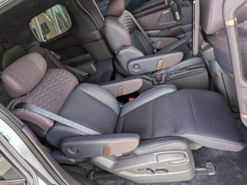 日産の新型エルグランドは大型ミニバンなのにユサユサしない!理由は?