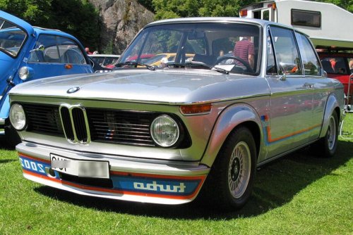 7 classic machines that still make modern cars feel sterile