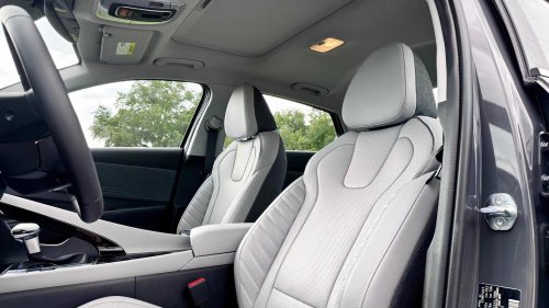 5 high-efficiency non-plug-in hybrid cars for optimal fuel economy
