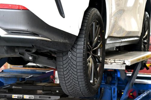 愛車のタイヤ交換どうする? 梅雨前に「オールシーズン」に変えてみた! 履いたのはシンクロウェザー、第一印象は?