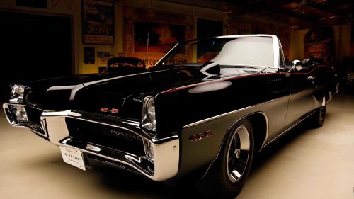 Jay Leno drives a rare 428-powered Pontiac almost nobody remembers