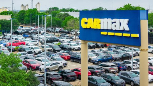 Yes, Yes, CarMax will honor its online offer for your car in person - but there's a catch