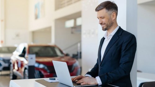Does selling a car at dealer invoice mean the salesperson makes nothing?