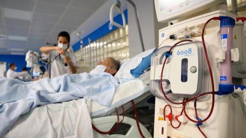 El Hospital Clínic de Barcelona impulsa una estrategia para reducir un 22% el CO2 de la diálisis