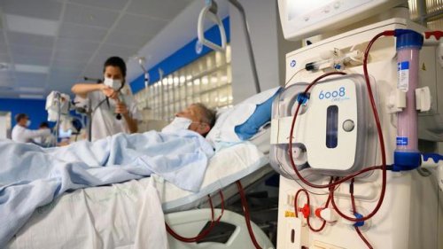 El Hospital Clínic de Barcelona impulsa una estrategia para reducir un 22% el CO2 de la diálisis