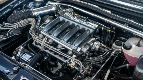 20 things you should never try to troubleshoot while driving