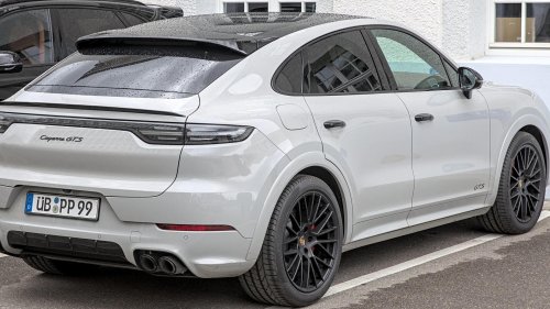 20 cars men drive that make women assume they're rich