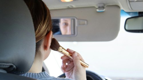 20 things you should never try to troubleshoot while driving