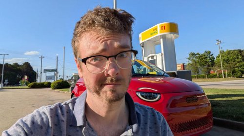 Even the nearly perfect 2024 Fiat 500e has flaws, downsides, and even the occasional con
