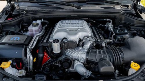 5 three-row SUVs with V8 engines still available in 2024