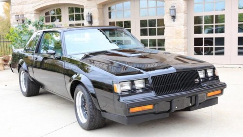 9 factory drag-strip monsters that shocked buyers in their era