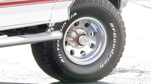 Why do some tires have white letters?
