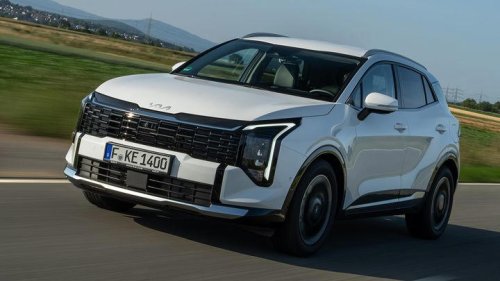 Kia, Kia Sportage, Toyota, KIA rebaja 10.000 € el Sportage HEV y deja sin argumento a los híbridos chinos con un precio que alarma a Toyota