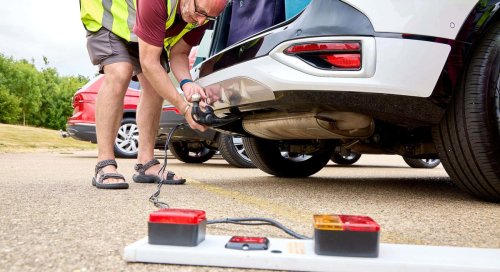 Si planificas tus vacaciones en coche, este accesorio puede ser una ayuda inestimable: todo lo que debes saber sobre la bola de remolque
