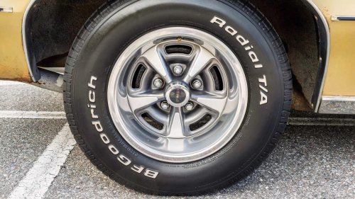 Pontiac, The forgotten Pontiac sedan that ran with Ferraris off the lot