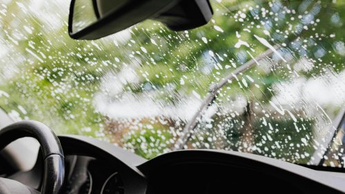 20 things you should never try to troubleshoot while driving