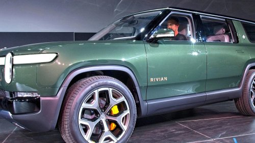 20 cars men drive that make women assume they're rich