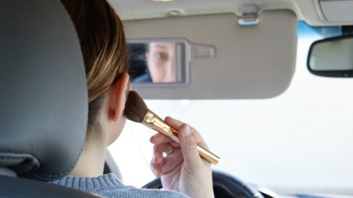 20 things you should never try to troubleshoot while driving