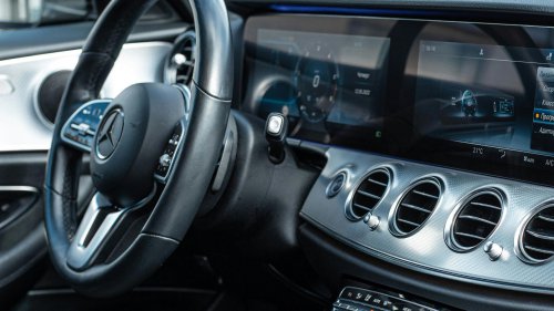 20 cars men drive that make women assume they're rich
