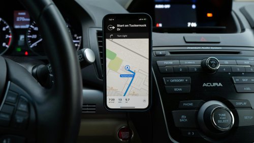 20 things you should never try to troubleshoot while driving