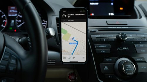 20 things you should never try to troubleshoot while driving