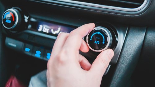 20 things you should never try to troubleshoot while driving