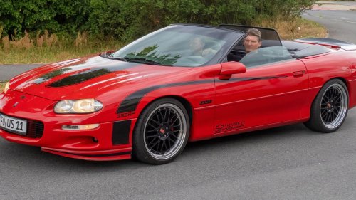 20 cars men drive that make women assume they're rich