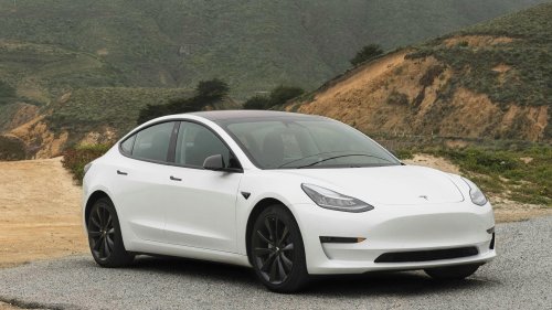 20 cars men drive that make women assume they're rich