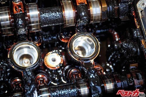 エンジンオイル交換5000kmはもう古い? メーカー推奨1.5万kmは新常識? 放置したクルマの末路とは