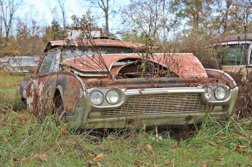 The junkyard gems of Lyon’s Vintage in Loretto, Kentucky