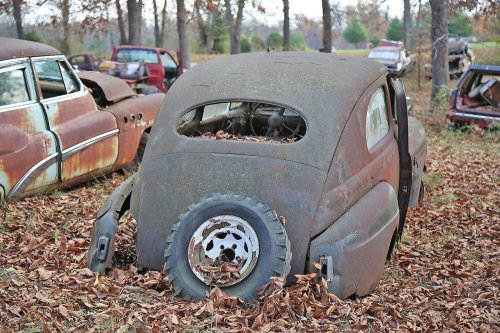 The junkyard gems of Lyon’s Vintage in Loretto, Kentucky
